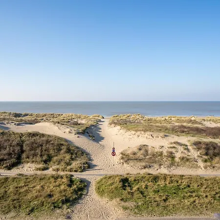 On Near Town Center, Cleaning Included * Oostduinkerke