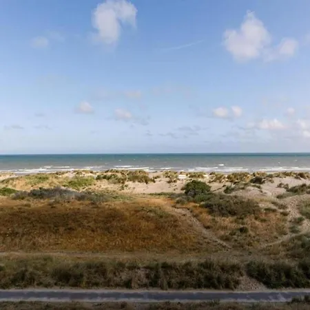 On Near Town Center, Cleaning Included Oostduinkerke